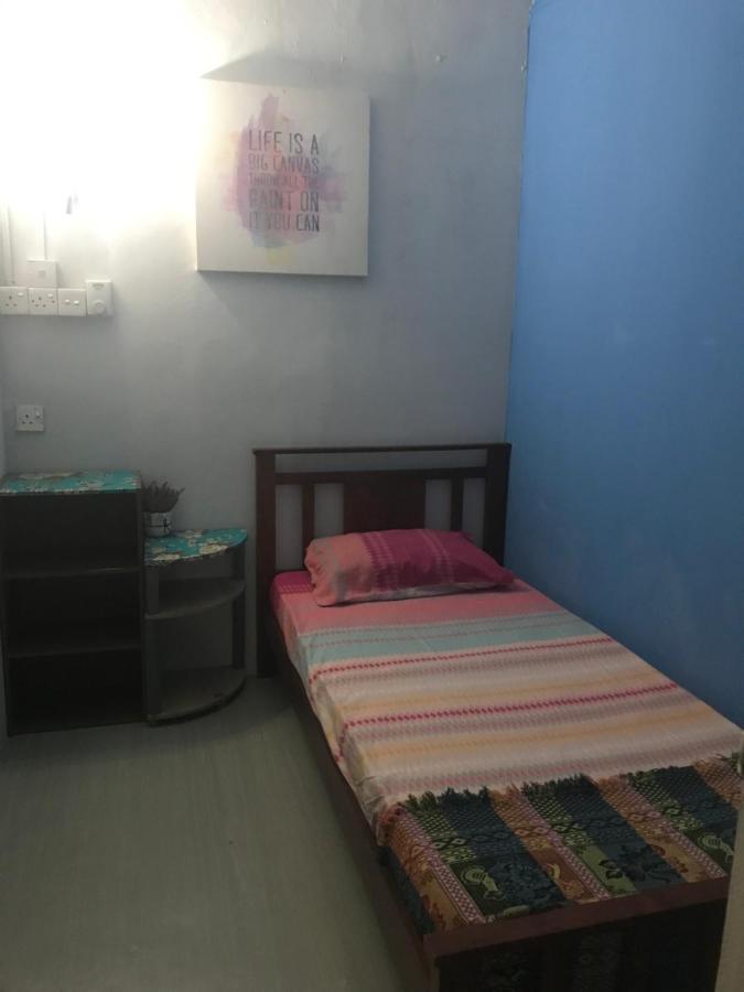 Borneo Sweet Guesthouse Кучинг Екстериор снимка