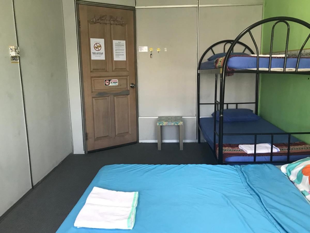 Borneo Sweet Guesthouse Кучинг Екстериор снимка