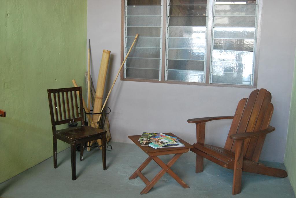 Borneo Sweet Guesthouse Кучинг Екстериор снимка