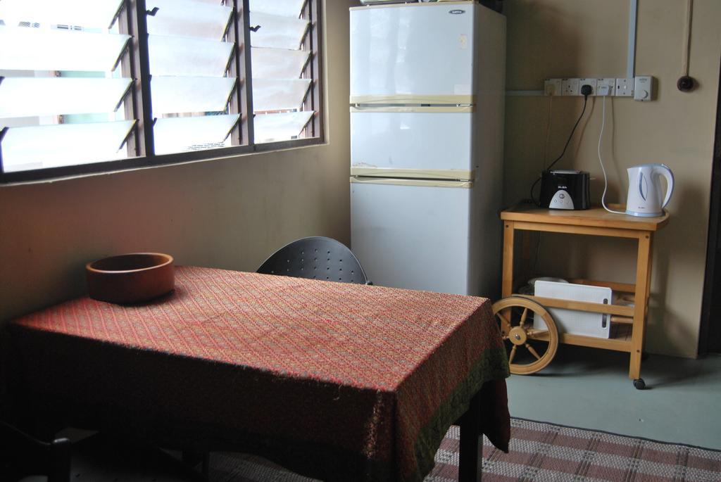 Borneo Sweet Guesthouse Кучинг Екстериор снимка