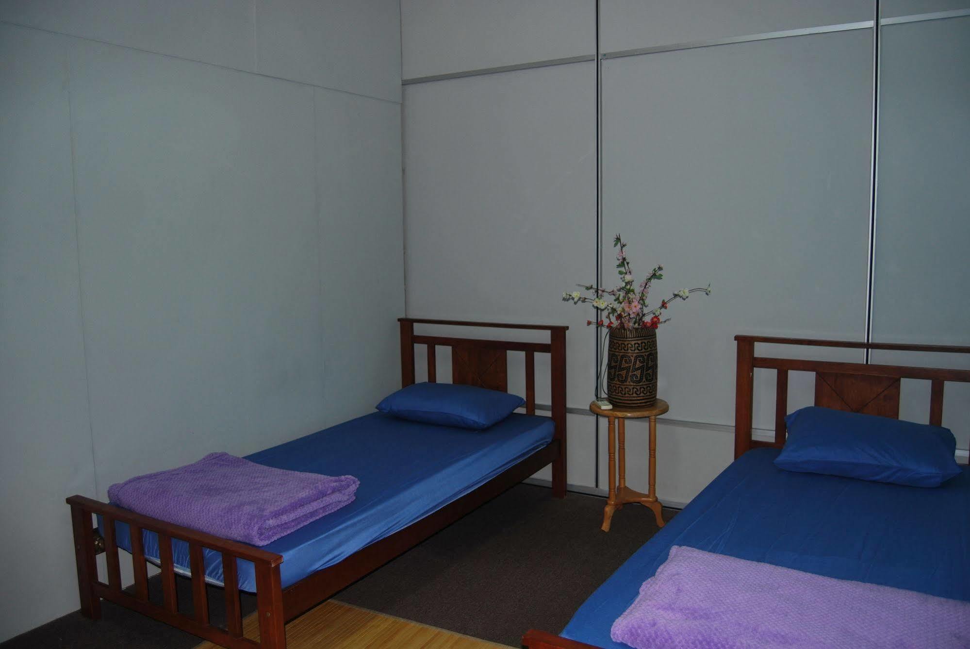 Borneo Sweet Guesthouse Кучинг Екстериор снимка