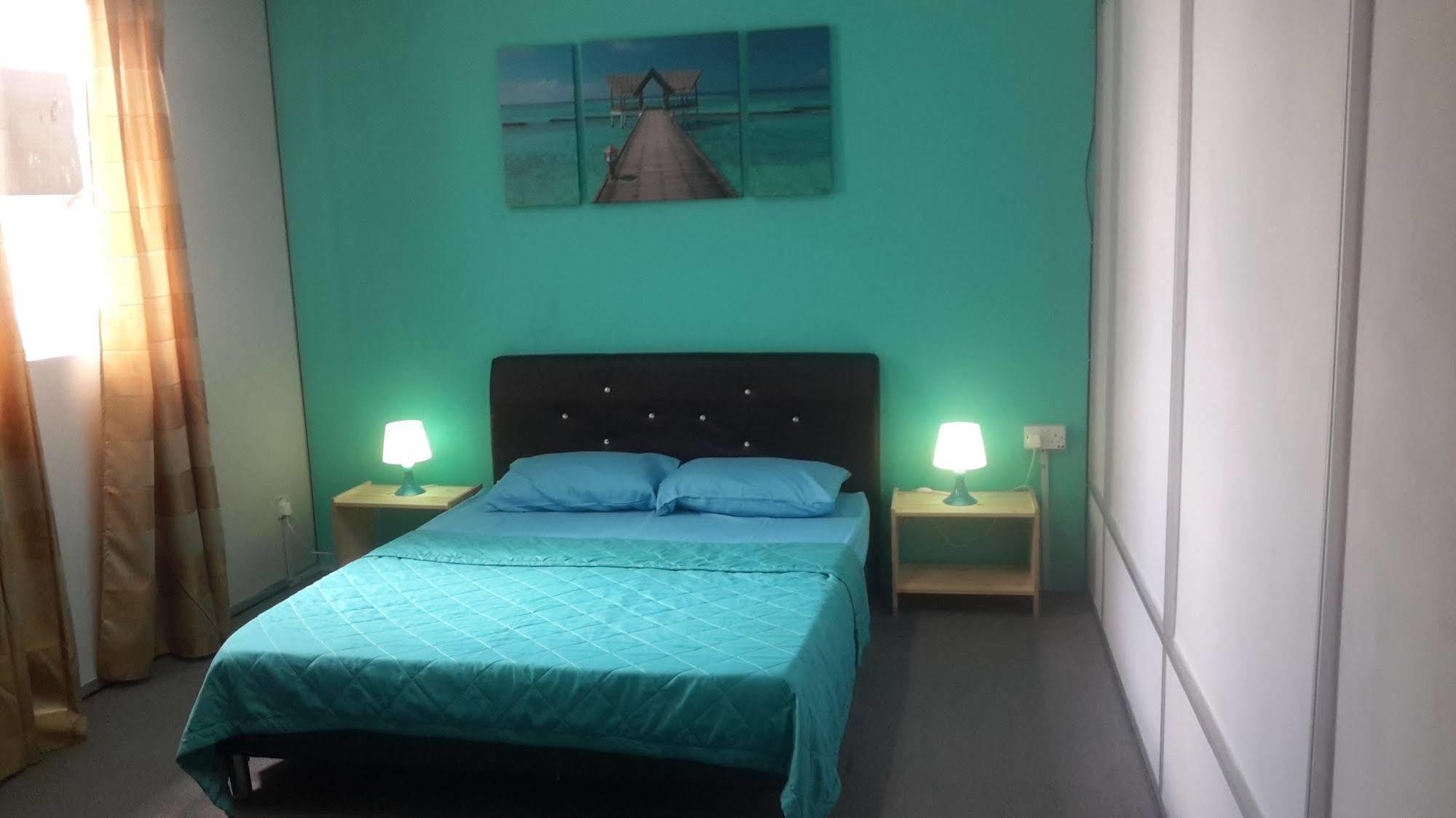 Borneo Sweet Guesthouse Кучинг Екстериор снимка