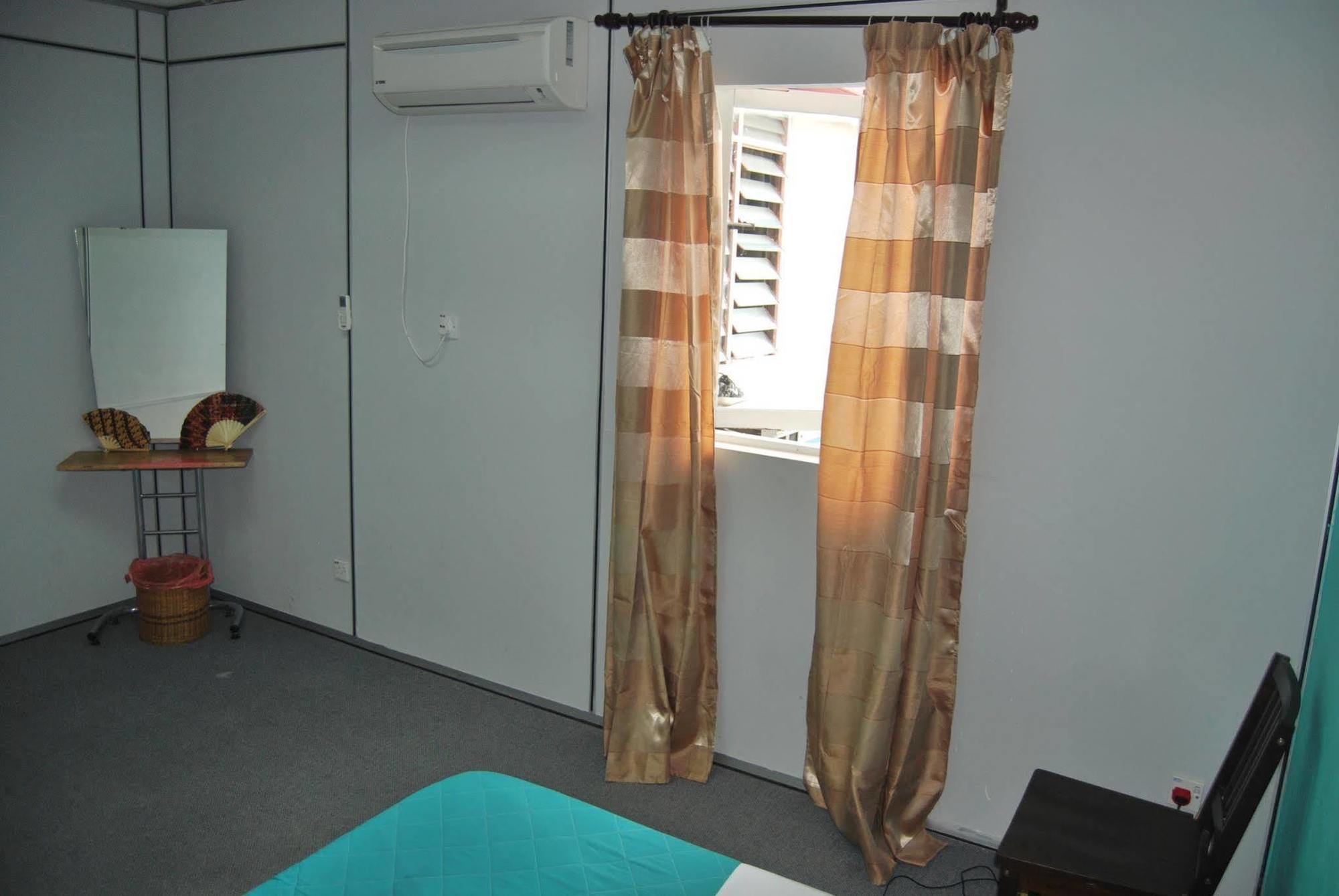 Borneo Sweet Guesthouse Кучинг Екстериор снимка