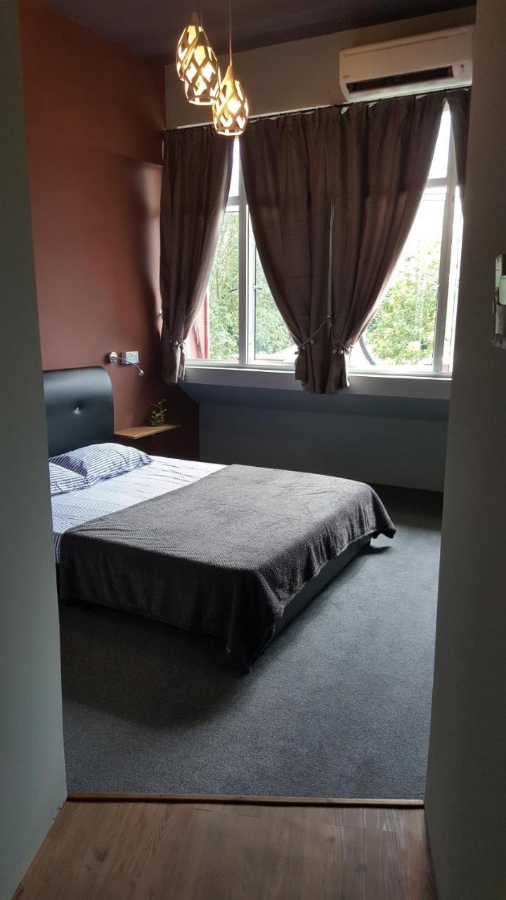 Borneo Sweet Guesthouse Кучинг Екстериор снимка