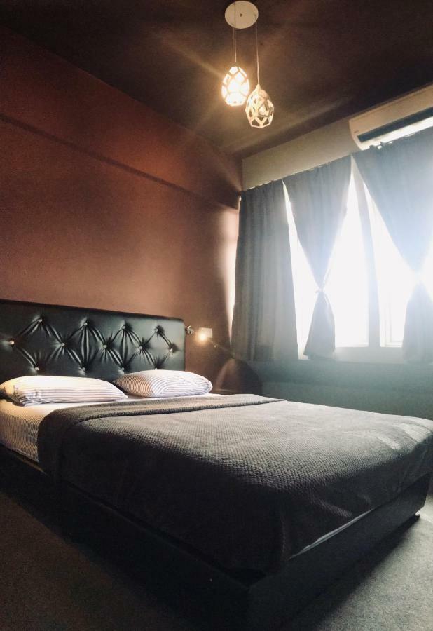 Borneo Sweet Guesthouse Кучинг Екстериор снимка